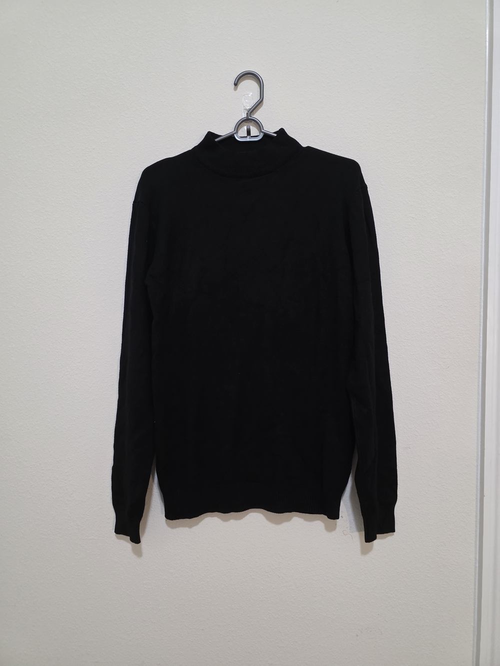 Men's Black Crewneck Sweater
